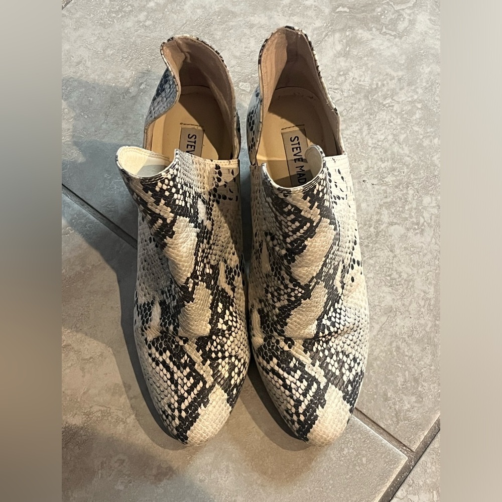 Steve Madden Booties Rookie Ankle Boots Womens 9M Snake Skin Print